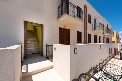 Apartment with Sea View  - Via Generale Arimondi 140 room in I Tre Golfi - Appartamenti con Terrazzo fino a 800 mt dal mare