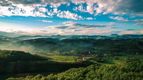 Green Hills Cottage in Zagorje with magnificent view