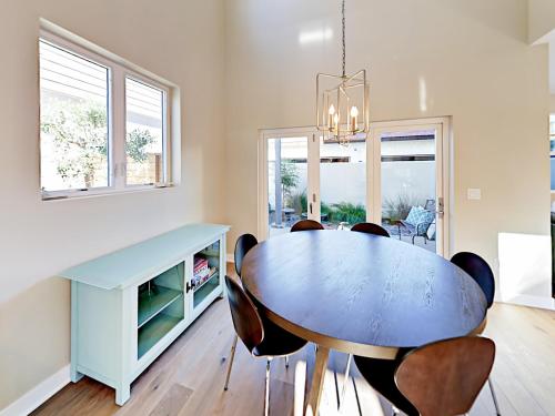 Bright & Breezy Retreat - Walk to Tamarack Beach home - image 6