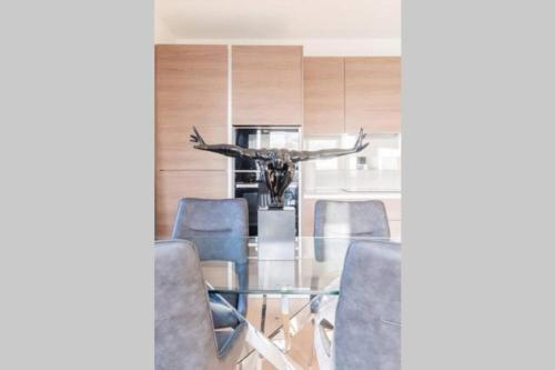 Luxury river side penthouse - image 2