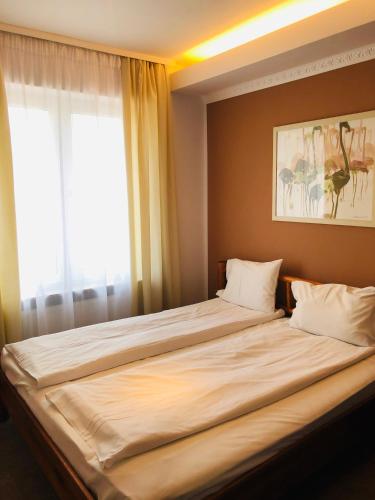 Hotel Olecki - main image