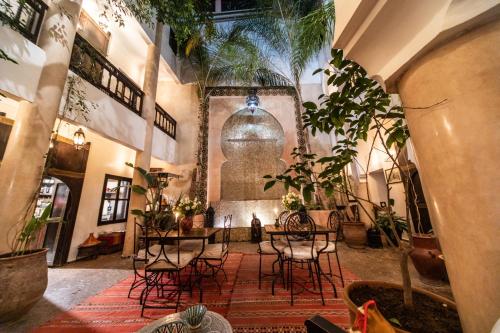Riad Mur Akush 3