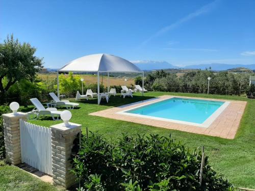 Rustic Home with pool, Citta' Sant'Angelo (fotografie 10)