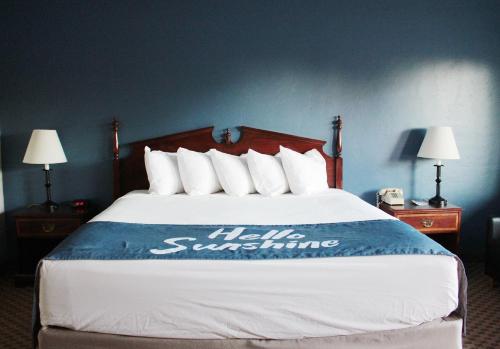 Deluxe King Suite