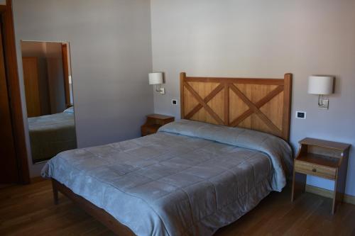 1 queen bed, 2 twin beds