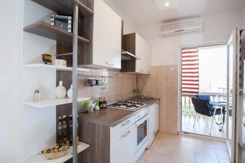 Apartment with Garden View image 8