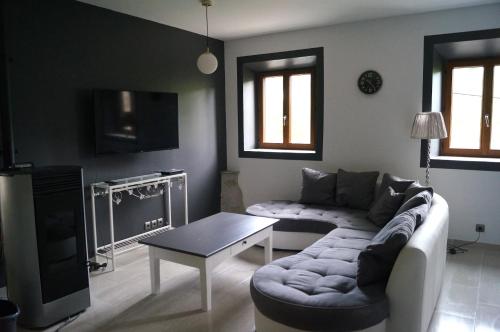 Gite en Ardeche en face de la riviere in Usclades-et-Rieutord