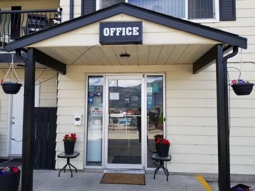 Bejárat, Osoyoos Lakeview Inn & Suites in Osoyoos (Brit-Kolumbia)