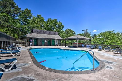 Condo W/ Pool & Grill Access ~ 4 Mi To Gatlinburg! - Townsend, TN
