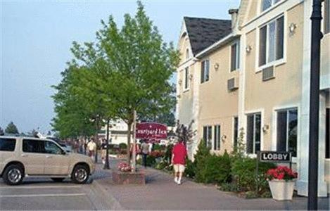Court Plaza Inn & Suites