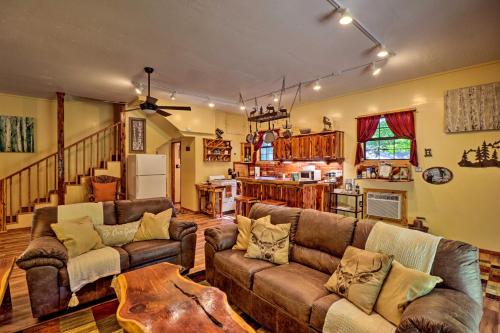 Royal Cabin Haven with Dock on Ouachita River in Royal, USA