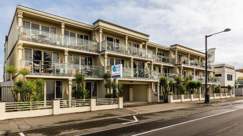 Pebble Beach Motor Inn - Accommodation - Napier