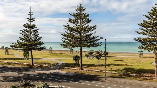 Pebble Beach Motor Inn - Accommodation - Napier