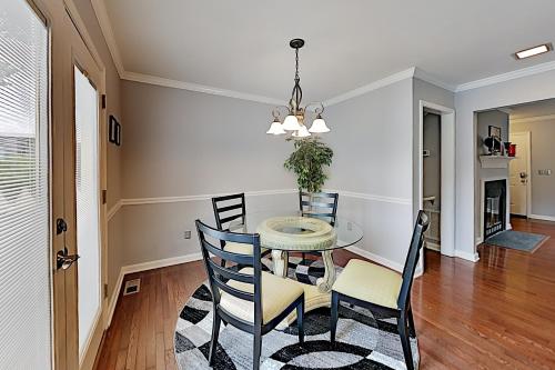 Stylish Condo with Patio Walk to Vanderbilt condo - image 3