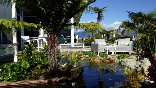 THE BAY LODGE