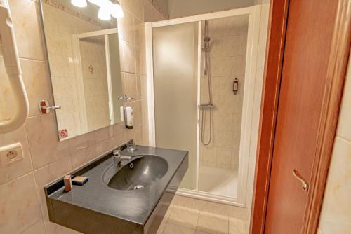 Single Room image 4