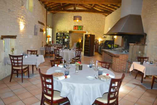 Étterem, Logis Domaine du Seudre in Saint-Germain-du-Seudre