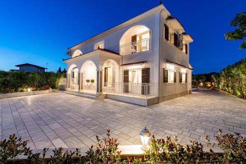 المنظر الخارجي, Aigli Villa in Chamouzas