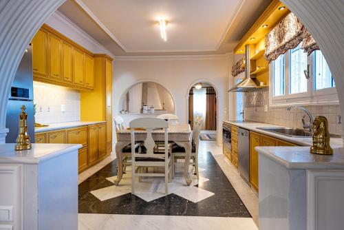مطبخ, Aigli Villa in Chamouzas
