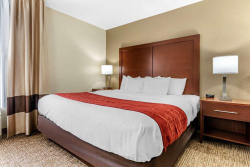 Comfort Inn & Suites Cincinnati Eastgate