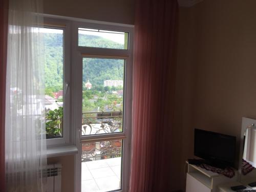 Standard Double Room image 3