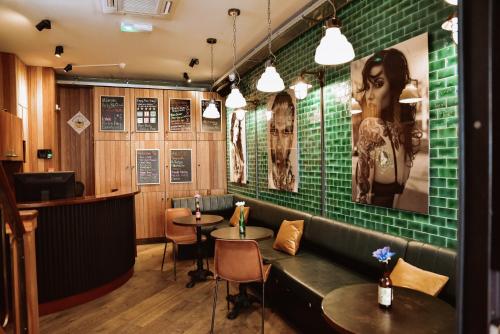 Lobby, Durty Nelly's Inn in Amsterdam