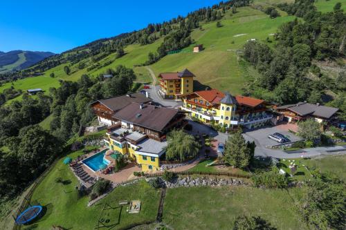 Eggerhof mit Panorama Aussicht, inklusive Verwöhnpension und Joker Card – khách sạn tại Vorderglemm
