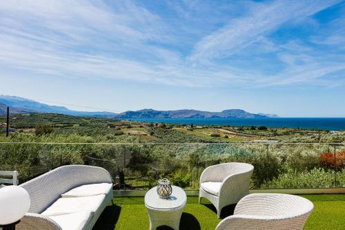 Facilities, Nereid Villa, with Heated Pool & SpaWhirlpool, BBQ, By ThinkVilla in Lappei