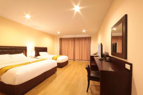Paragon Suite Resort in Thep Prasit