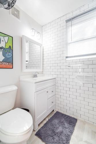 Brand NEW Folly Vacation Listing Beautiful Beach Cottage - image 9