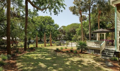 Folly Vacation 305 E Erie: Fantastic Location Recently Renovated! - image 8