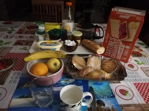 Chez Huguette Chambre mauve. chambre d'hôte CONQUES-SUR-ORBIEL