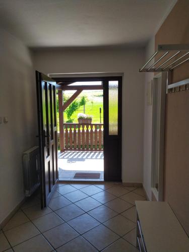 شرفة/ تراس, Holiday Home Bozicevic in راكوفيكا