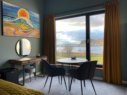 Stones Luxury B&B with hot tub and self-contained rooms in Uig
