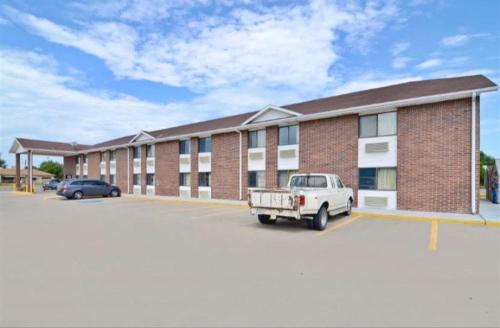 . Econo Inn