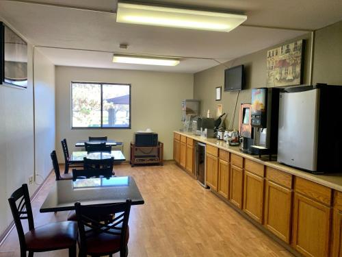 Econo Inn – Columbus, NE