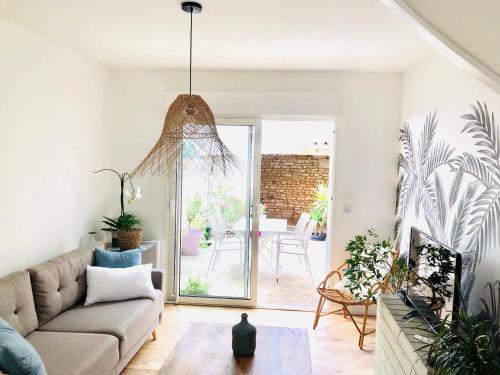 Maison BB Burgonce Bohème centre avec extérieur WIFI gratuit et NETFLIX gîte à louer Sciecq