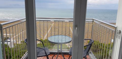 International Seaview Apartments 5