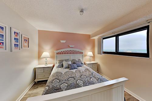 Top-Floor Oceanfront Oasis with Pools & Lazy River condo - image 9