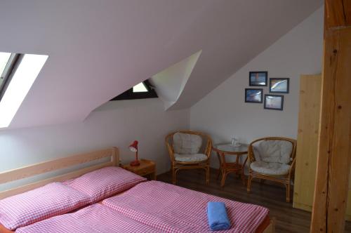 1 queen bed
