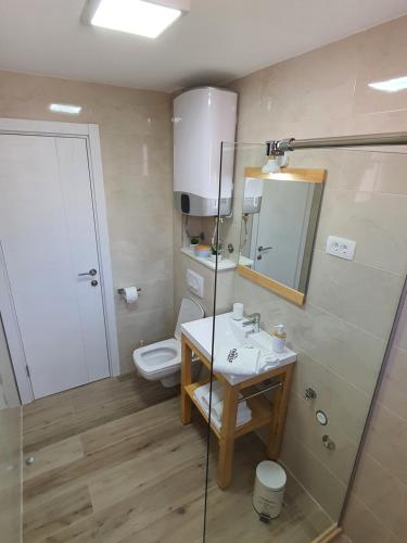 One-Bedroom Apartment image 2