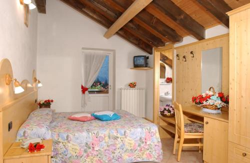 Hotel La Roccia in Ponte Di Legno