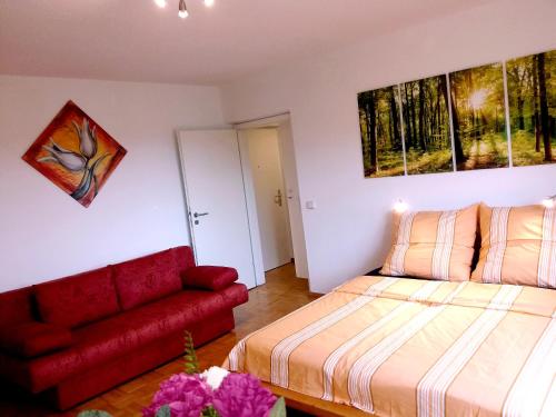 Helles Apartment mit Balkon am Großen Garten nahe Stadtzentrum