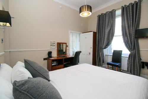 The Kelvingrove Hotel - image 4