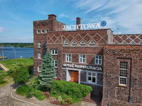 JACHTOWA Hotel i Restauracja - Accommodation - Szczecin