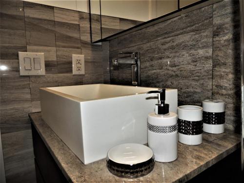 TVHR - Luxury Condos in Heart of Downtown with Breakfast, Toronto (foto 4)