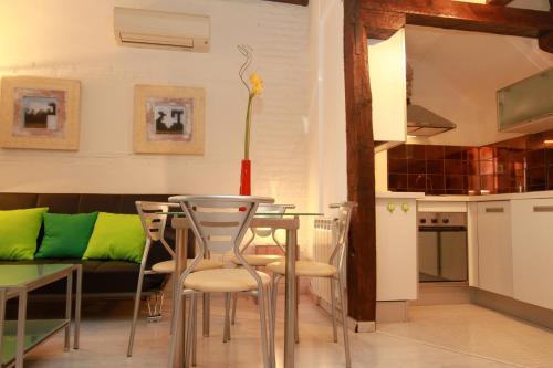Apartamentos Inside Alhacaba, Гранада (фото 2)