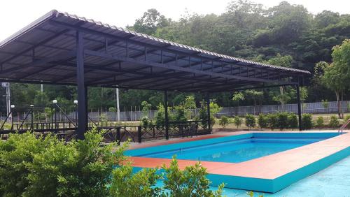 Taakradan Valley Hotel near Huai Mae Khamin Waterfall