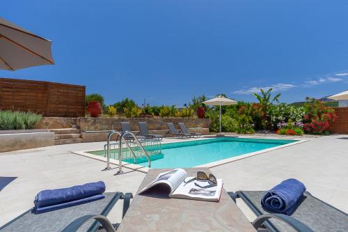 Trialonia Luxury Villa in Mithimna