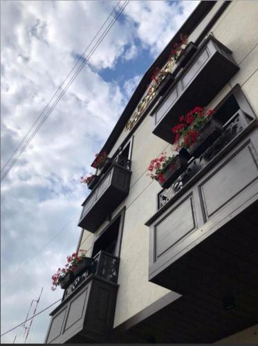L'Hotel - image 8